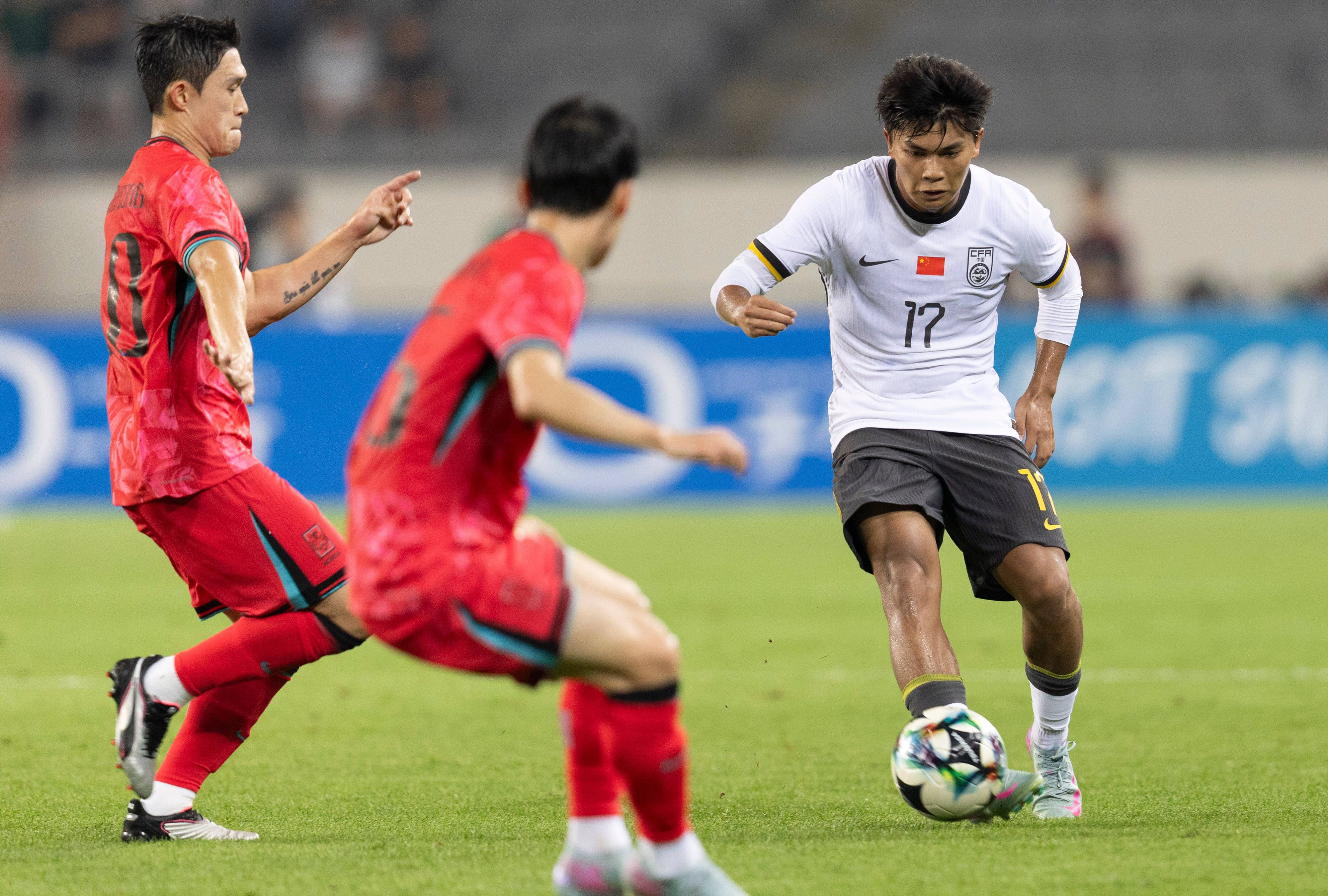 韩国队逆转日本队,安赛龙点燃赛场 韩国队逆转日本队,安赛龙点燃赛场