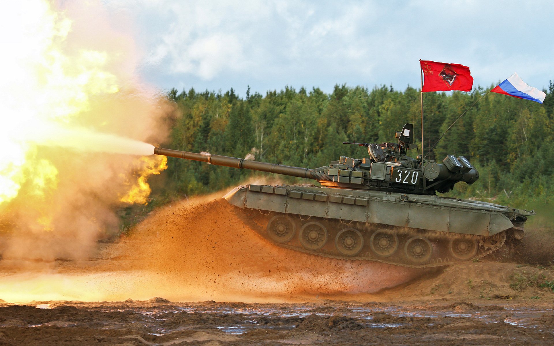 青春风暴！皮亚斯特里绝杀之夜，迈凯伦以0.2秒险胜梅赛德斯王朝