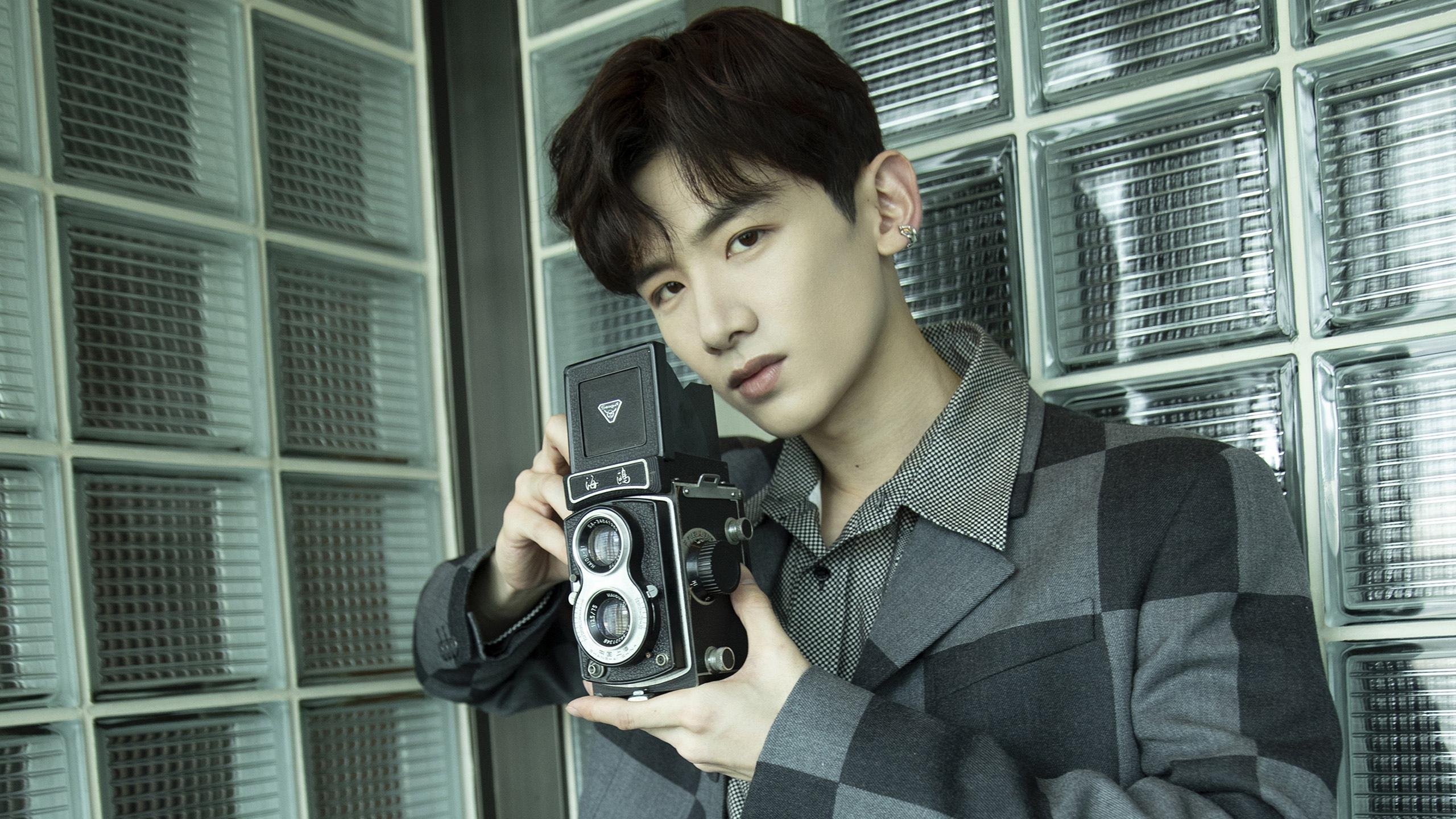 跨界传奇,本泽马的大场面艺术在巴萨对阵AC米兰的虚构盛宴中