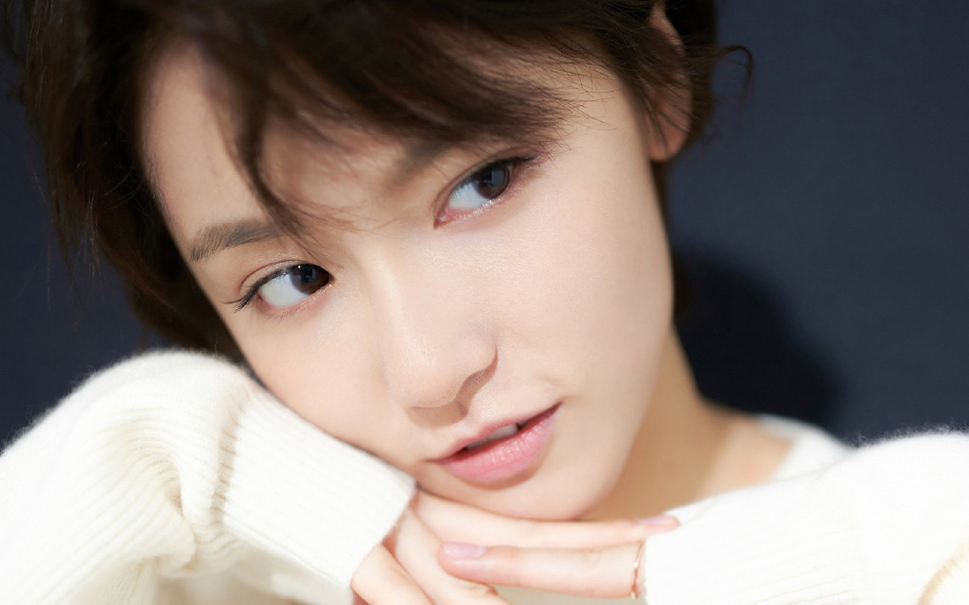 跨界巅峰，老鹰险胜上海队，切特总决赛演绎传奇—篮球世界的双重奏