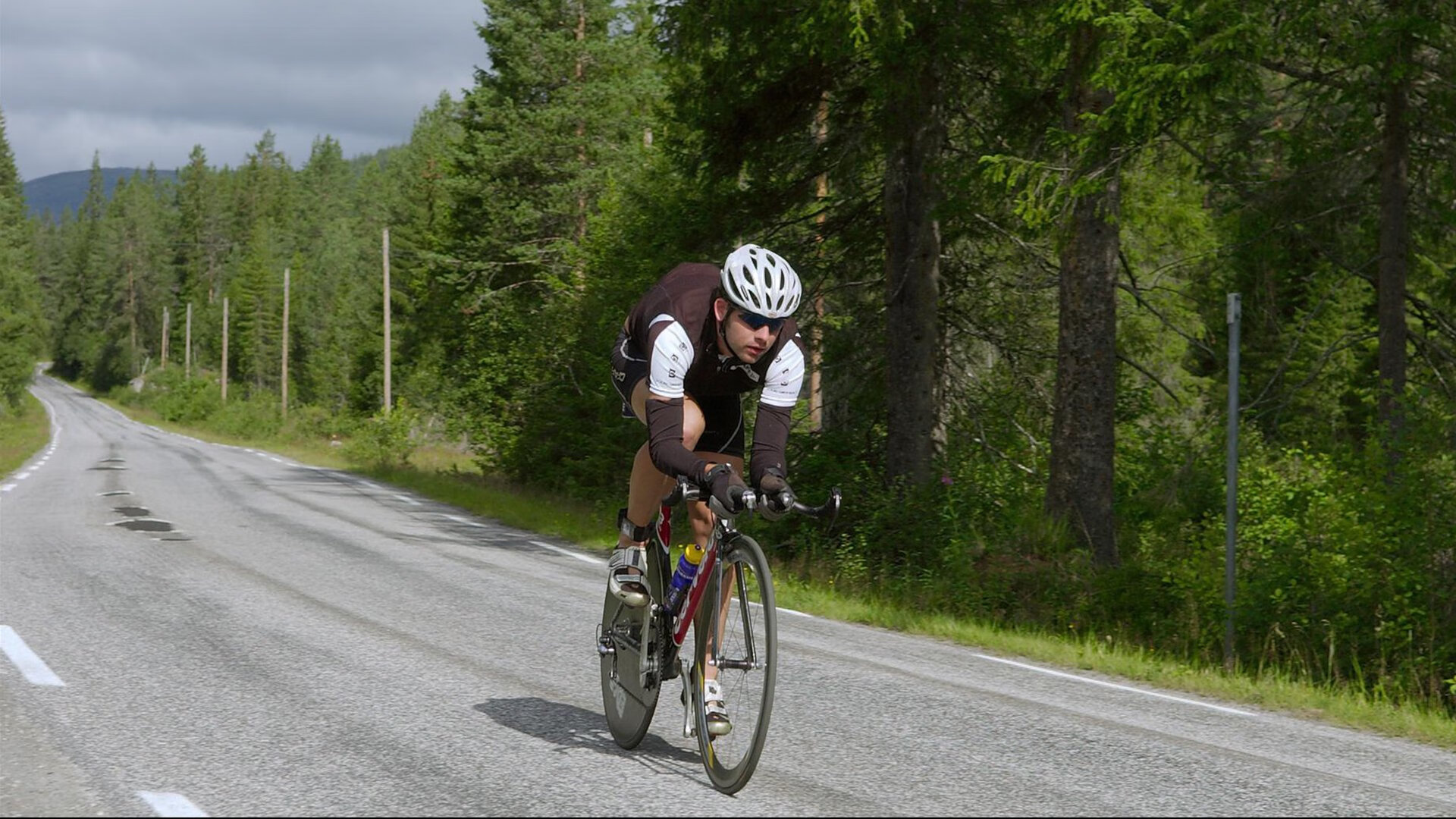 克罗地亚中场铁壁正面击溃智利,若日尼奥成关键先生诠释现代足球真谛